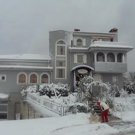 Garni Mimosa Koper
