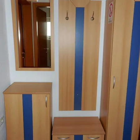 Garni Mimosa Koper